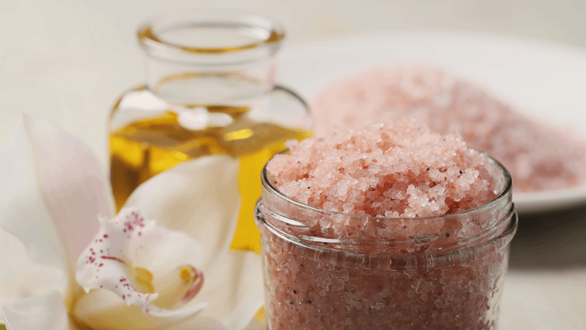 Body Scrubs: Benefits and Application Features